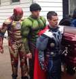 <p>Volunt&aacute;rios e parentes do menino se vestiram de Homem-aranha, Thor, Homem de Ferro, Hulk, Superman e Batman para o funeral</p>  Foto: ABC News / Reprodução