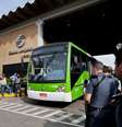 Grevistas liberaram a saída de ônibus após um acordo  Foto: Bruno Santos / Terra