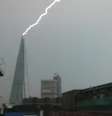 <p>O edifício Shard, em Londres, tem 310 metros de altura</p>  Foto: BBC News Brasil