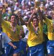 Zinho festeja conquista do tetracampeonato nos Estados Unidos em 1994  Foto: AP