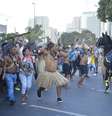 <p>Índios se uniram a outros grupos de manifestantes que protestavam contra a Copa</p>  Foto: Fabio Rodrigues Pozzebom / Agência Brasil