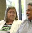 <p>Mario Hernandez é acompanhado pela esposa, Bonita Hernandez, durante entrevista no Escritório Norte-Americano de Cidadania e Serviços de Imigração, em Jacksonville, na Flórida, em 21 de maio</p><p> </p>  Foto: Reuters