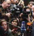<p>Esse voto é "uma clara mensagem que não podemos simplesmente ignorar", disse David Cameron ao chegar à cúpula europeia</p>  Foto: Reuters