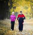 <p>Dar uma volta no parque diminui os riscos de imobilidade permanente para pessoas idosas em até 25%</p>  Foto: Getty Images 