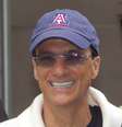 <p>Jimmy Iovine chega à Apple no momento em que Pandora e Spotify estão ganhando popularidade</p>  Foto: Wikimedia