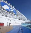 Royal Princess - A mais recente embarcação da Princess Cruises, o Royal Princess, conta com uma pista de corrida com duas linhas no deck 18. Há caminhos separados para quem gosta de correr e para quem pratica caminhadas. O navio também oferece um programa específico de corrida em intervalos ao longo do caminho  Foto: Princess Cruises/Divulgação