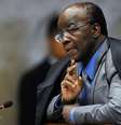 <p>A doença de Barbosa provoca dores lombares desde 2008, segundo o próprio ministro</p>  Foto: AFP
