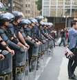 Policiais utilizam proteção chamada de "Robocop" durante protesto contra a Copa do Mundo 2014, em São Paulo  Foto: André Lucas Almeida / Futura Press
