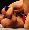 <p>Demian Maia dominou Alexander Yakovlev no octógono</p>  Foto: Marcelo Pereira / Terra