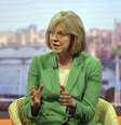 <p>A  secretária do Interior Theresa May disse que o Governo está empenhado em combater o crime de mutilação genital feminina. Na foto, May participa de entrevista para programa da BBC, em 26 de maio</p>  Foto: Reuters