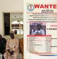 <p>Um cartaz anunciando a busca pelo l&iacute;der do Boko Haram,&nbsp;Abubakar Shekau, e outros membros do grupo &eacute; colado em uma parede na vila de Baga, nos arredores de Maiduguri, Nig&eacute;ria. Foto de arquivo de&nbsp;13 de maio de 2013</p>  Foto: Reuters
