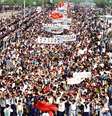 <p>Entre abril e junho de 1989, milhares de pessoas saíram às ruas em um protesto a favor de mudanças no país</p>  Foto: AP