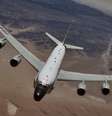 <p>Sukhoi 27 interceptou um RC-135 da US Air Force (como o da foto)&nbsp;que realizava uma miss&atilde;o de rotina sobre o Mar de Okhotsk</p>  Foto: Wikimedia