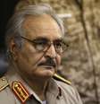 <p>General Khalifa Haftar durante uma conferência de imprensa em Abyar, pequena cidade a leste de Benghazi, na Líbia, em 31 de maio</p>  Foto: Reuters