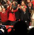 <p>Dilma e Lula são ladeados pelo governador Tarso Genro e os candidatos a vice, Abgail Pereira (PCdoB), e ao Senado, Olívio Dutra (PT)</p>  Foto: Itamar Aguiar / Futura Press