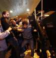 <p>Metroviários entram em confronto com a tropa de choque da polícia em frente à estação Ana Rosa do metrô, em São Paulo, a três dias da abertura da Copa do Mundo</p>  Foto: Damir Sagolj / Reuters