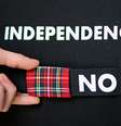 <p>Os escoceses escolher&atilde;o&nbsp;se querem ou n&atilde;o a independ&ecirc;ncia no dia 18 de setembro. A foto mostra uma das muitas camisetas&nbsp;que t&ecirc;m como tema o plebiscito e que ganharam&nbsp;as ruas de Glasgow</p>  Foto: Getty Images 