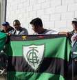 Brasileiros e argentinos se misturaram em busca por ingressos para treino em MG  Foto: Thiago Tufano / Terra