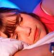 <p>Experimento concluiu que atividade de centenas de genes no organismo de voluntários foi alterada quando eles dormiram menos de seis horas por noite durante uma semana</p>  Foto: BBC Mundo