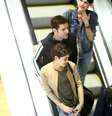 Sophie Charlotte e Daniel de Oliveira estiveram em um shopping na Barra da Tijuca, no Rio de Janeiro  Foto: Marcello Sá Barretto / AgNews