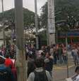 <p>Protesto de funcionários bloqueou uma das entradas da USP na manhã desta quarta-feira</p>  Foto: Celso Shizen / vc repórter