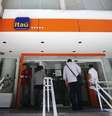 <p>Lucro do banco avançou 36,7% ante o mesmo período no ano passado</p>  Foto: Sergio Moraes / Reuters