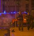 <p>Pr&oacute;-russo armado &eacute; visto pr&oacute;ximo ao lugar onde aconteceu uma explos&atilde;o em frente ao pr&eacute;dio do governo local, em Donetsk</p>  Foto: Reuters