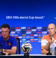 Van Gaal brincou com Robben durante entrevista  Foto: Getty Images 