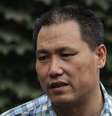 <p>Pu Zhiqiang &eacute; acusado de&nbsp;causar perturba&ccedil;&atilde;o e obter acesso ilegal a informa&ccedil;&otilde;es pessoais. Na foto, oadvogado fala&nbsp;com a m&iacute;dia em Pequim, em&nbsp;20 de julho de 2012</p>  Foto: Reuters