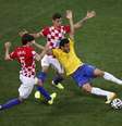 <p>Chilenos temem arbitragem no duelo de oitavas de final; pênalti em Fred na estreia contra a Croácia foi polêmico</p>  Foto: Paulo Whitaker / Reuters