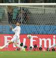 <p>Robben dribla Casillas dentro da &aacute;rea ap&oacute;s jogada de velocidade e fecha a goleada sobre a Espanha em 5 a 1</p>  Foto: AFP
