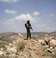 <p>Exército israelense estabeleceu controles nas estradas da região de Gush Etzion e de Hebron e fez batidas em um bairro da localidade palestina de Dura, ao sudoeste de Hebron,</p>  Foto: AP