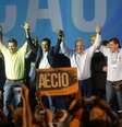 <p>L&iacute;deres do PSDB participaram neste s&aacute;bado do lan&ccedil;amento da candidatura de A&eacute;cio Neves</p>  Foto: Alan Morici / Terra