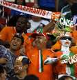 <p>Torcedores do Japão e da Costa do Marfim vibram com jogo na Arena Pernambuco</p>  Foto: EFE