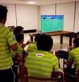 <p>Jogadores assistem ao jogo na Band</p>  Foto: Instagram / Reprodução