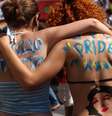 <p>A Igreja Católica Romana tem de ser menos crítica com os homossexuais e, embora ainda se oponha ao casamento gay, deve receber os filhos de casais homossexuais na fé com igual dignidade</p>  Foto: Getty Images 