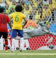 <p>Brasil passou momentos de aperto que, para Júlio César, fizeram o jogo do México parecer de quartas de final</p>  Foto: Ricardo Matsukawa / Terra