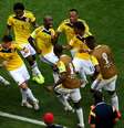 <p>Dessa vez James (camisa 10) comandou até a dança da Colômbia</p>  Foto: Getty Images