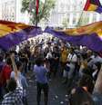 <p>Republicanos fazem manifesta&ccedil;&atilde;o contra a monarquia durante a cerim&ocirc;nia de posse do rei Felipe VI, na Espanha</p>  Foto: Reuters