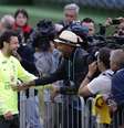 <p>John Carew apareceu no treino do Brasil para dar apoio ao ex-companheiro de time Fred</p>  Foto: Heuler Andrey/MOWAPRESS / Divulgação