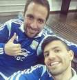 <p>Higuaín e Agüero estão entre os poucos argentinos que ainda não falaram em entrevista coletiva após um mês</p>  Foto: Twitter / @aguerosergiokun / Reprodução