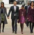 <p>Casal Obama é visto com as filhas Malia (à esq.) e Sasha</p>  Foto: Reuters