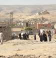 <p>Corpos dos prisioneiros encontrados em Tal Afar, com idades compreendidas entre 20 e 35 anos, foram enterrados em uma vala comum</p>  Foto: Reuters