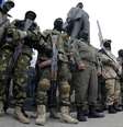 <p>Separatistas pró-Rússia em Donetsk, no leste da Ucrânia, onde o conflito continuou apesar do plano proposto por Kiev</p>  Foto: AP