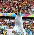 <p>Rafik Halliche comemora gol contra a Coreia do Sul</p>  Foto: Getty Images 
