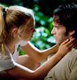 Anna Paquin e Stephen Moyer em cena de 'True Blood'  Foto: Facebook / Reprodução