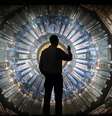 <p>Acelerador de hadrones (LHC) pode gerar energia para descobrir outras dimens&otilde;es</p>  Foto: Getty Images 
