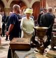 <p>Foto da rainha durante o passeio</p>  Foto: Pool / Arthur Allison / AFP