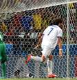 <p>Grécia conquistou vitória histórica com gol nos acrescimos e eliminuou africanos da Copa do Mundo</p>  Foto: AFP