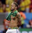 <p>Neymar no jogo do Brasil contra Camarões </p>  Foto: AP